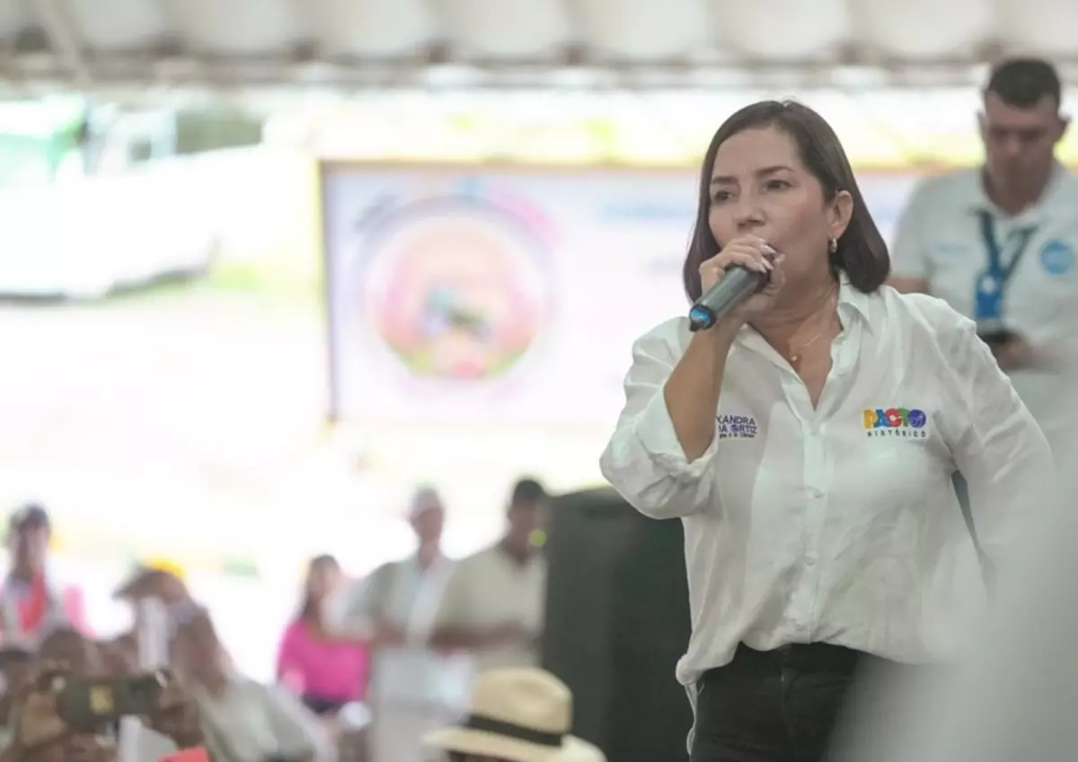 De la extrema derecha paramilitar al “Petrismo” el giro que persigue a Alexandra Pineda